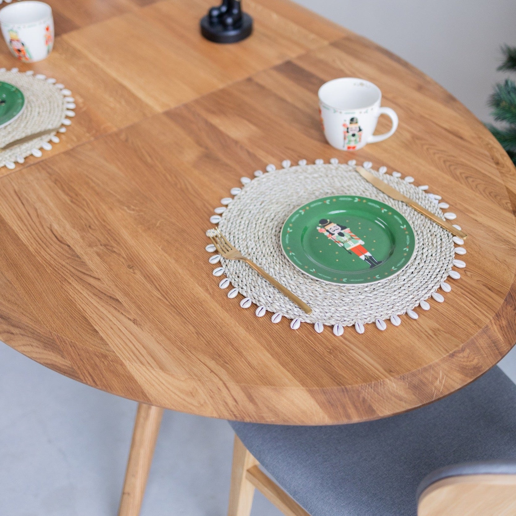 Table extensible ovale en bois massif de chêne Carmen